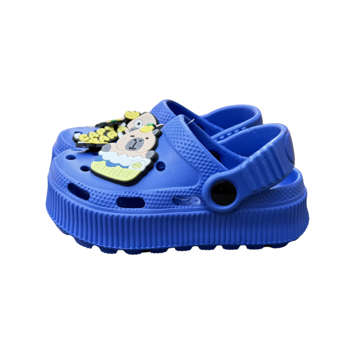 Sueco Capibara azul para niño, con capibara decorativo y tira al talón, vista de lado, suela antideslizante y impermeable